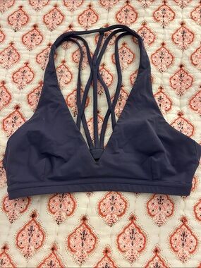 Lululemon Women’s Strappy Plunge sports bra Navy/purple
